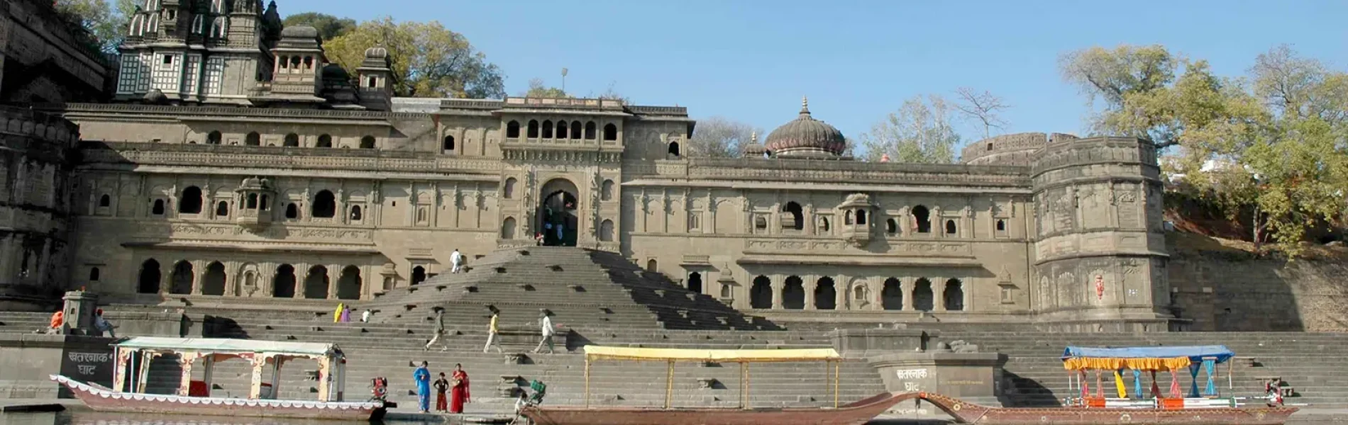 Narmada-River-Maheshwar-Madhya-Pradesh-India